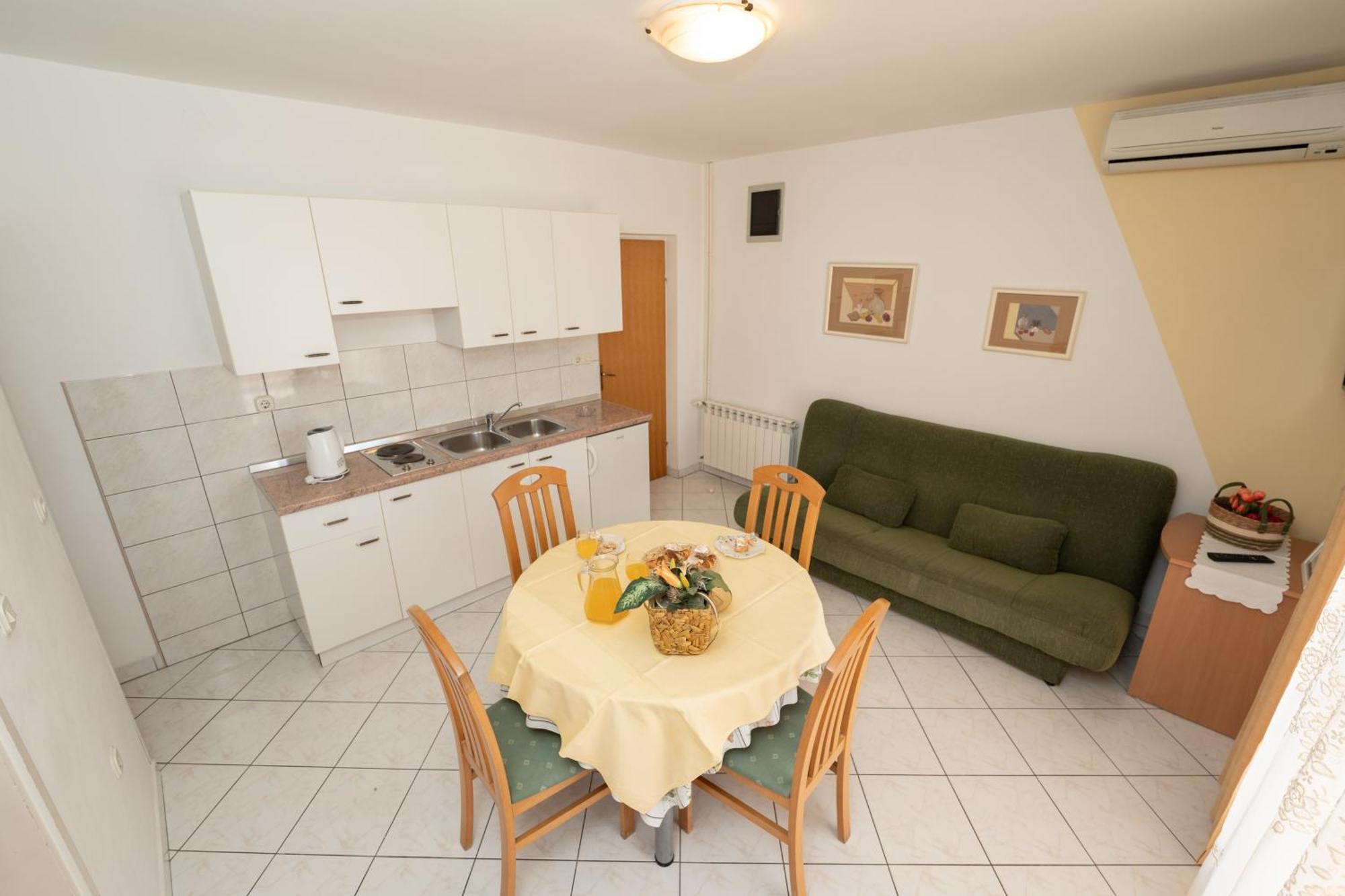 Apartments Biserka Novalja Eksteriør billede
