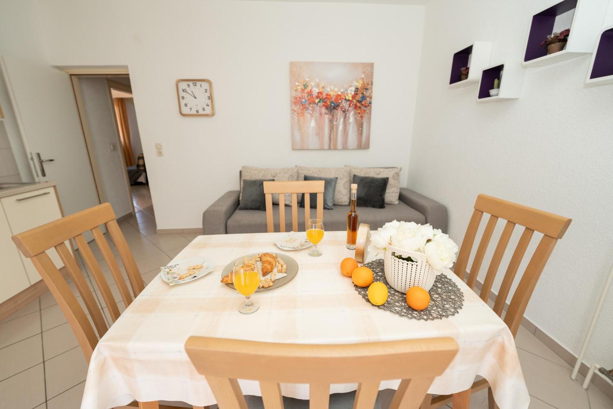 Apartments Biserka Novalja Eksteriør billede