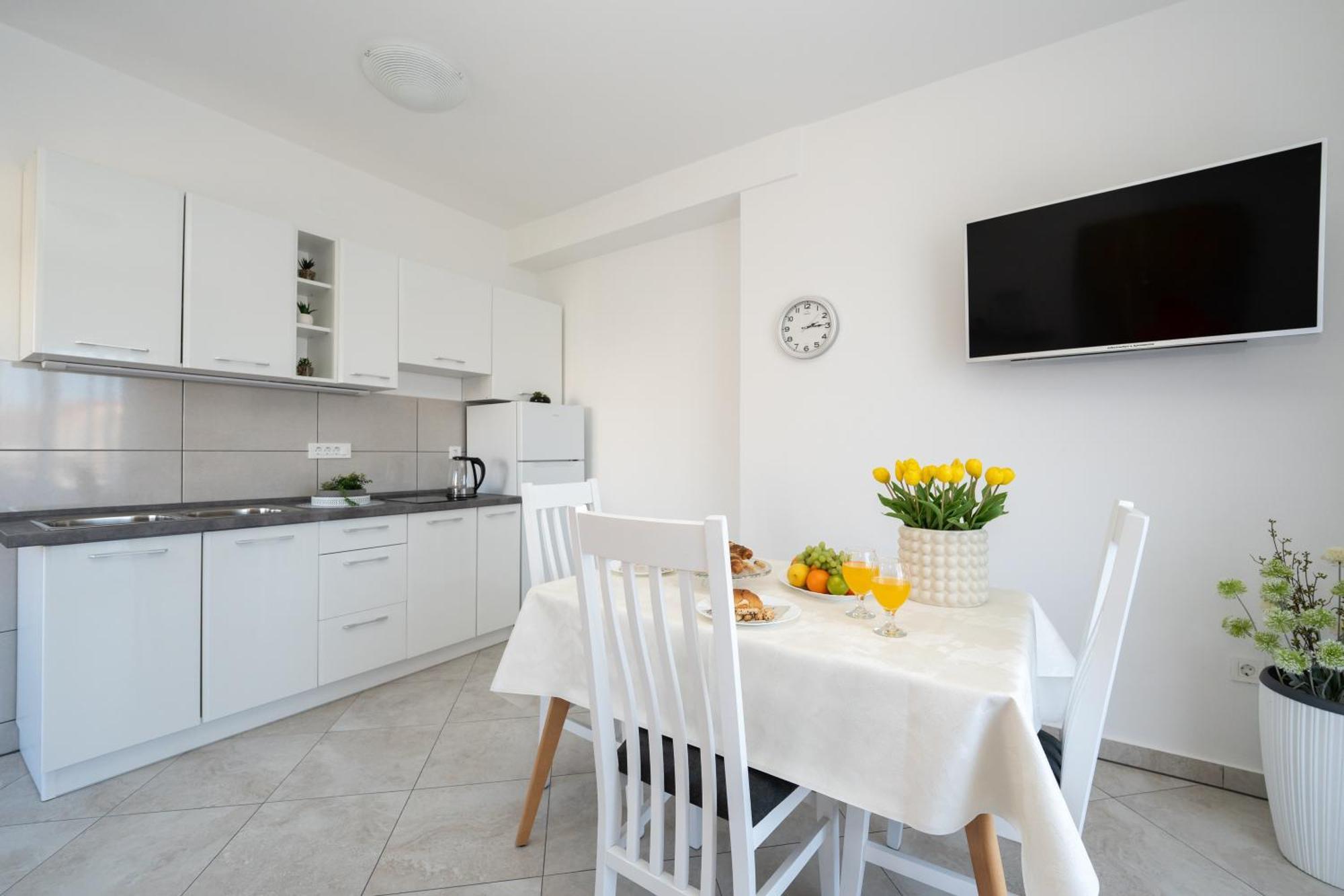 Apartments Biserka Novalja Eksteriør billede